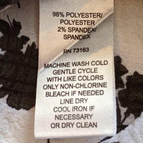 NWT Spenser Blk/Wht Floral Wrap Tie Top - Picture 4 of 8